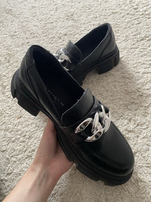 лофери на платформі