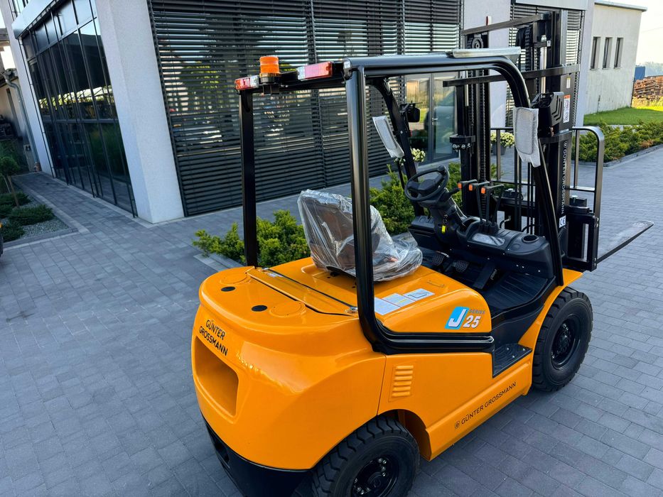 Wózek widłowy 2,5t triplex silnik  Hyundai, nowy, 3 lata gwarancji