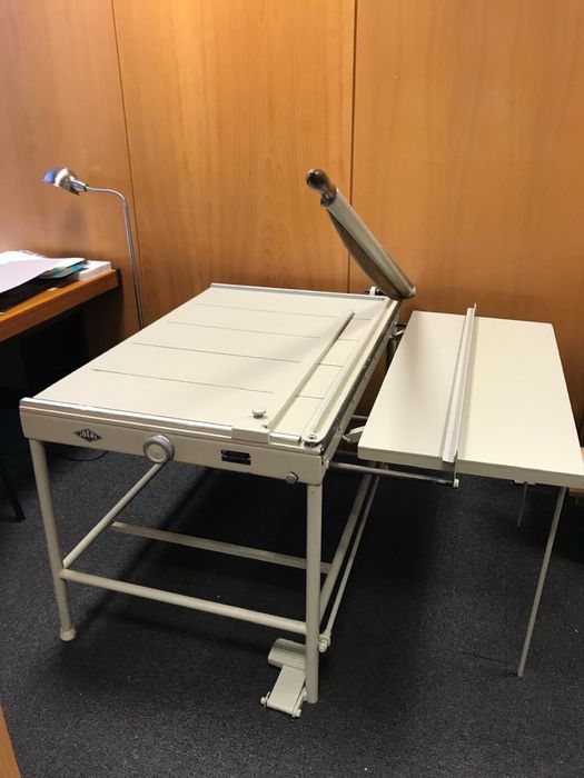 Guilhotina Cisalha de papel e cartão - marca IDEAL - encadernação