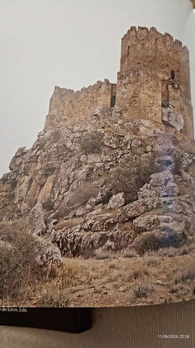 Livro histórico sobre Trás-os-Montes e Alto Douro