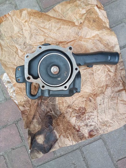 Водяний насос/ помпа Mercedes 817 (і до інших Mercedes), 4.2 двигун