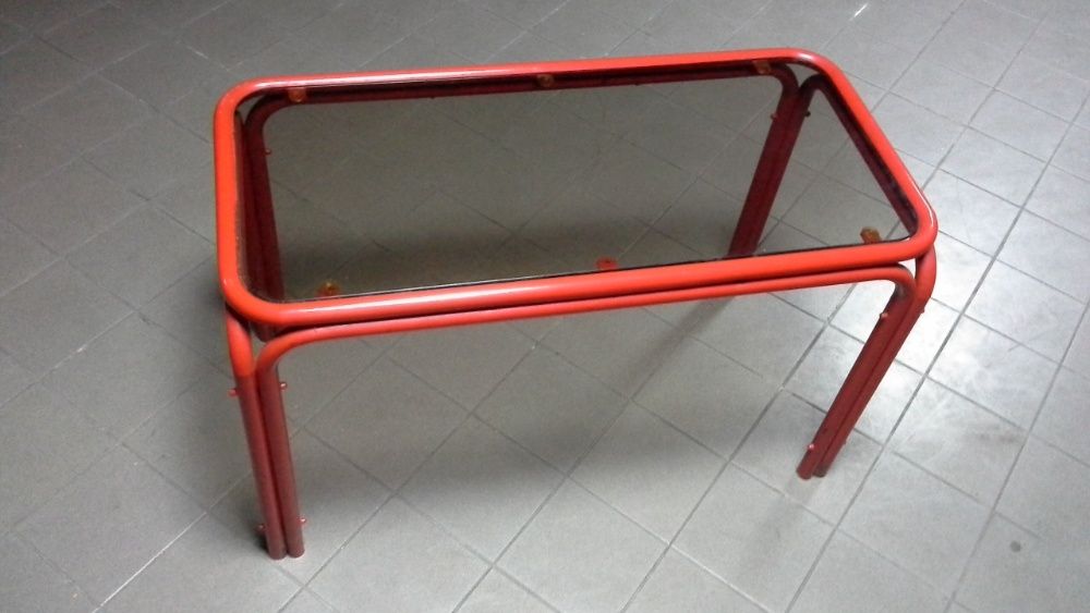 Mesas Tubo Lacado com vidro para Café ou Bar