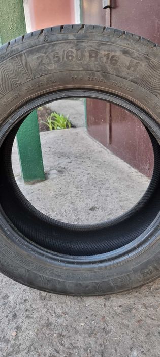 Продам летнюю резину. Диаметр 16, ширина 215, профиль 60.