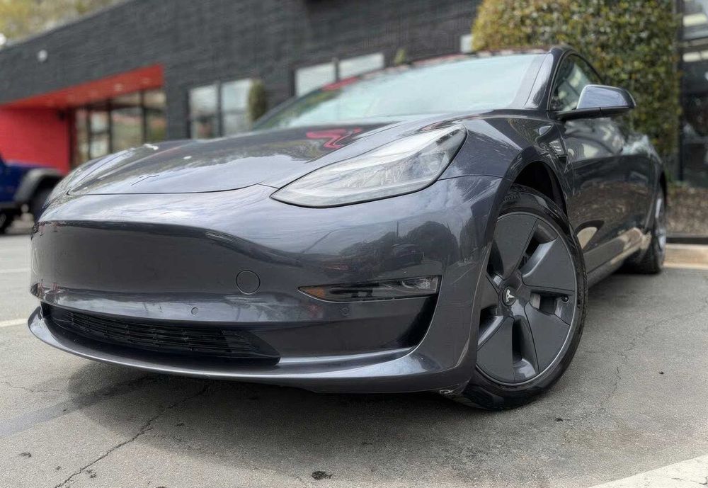 Tesla Model 3 Long Range      2022