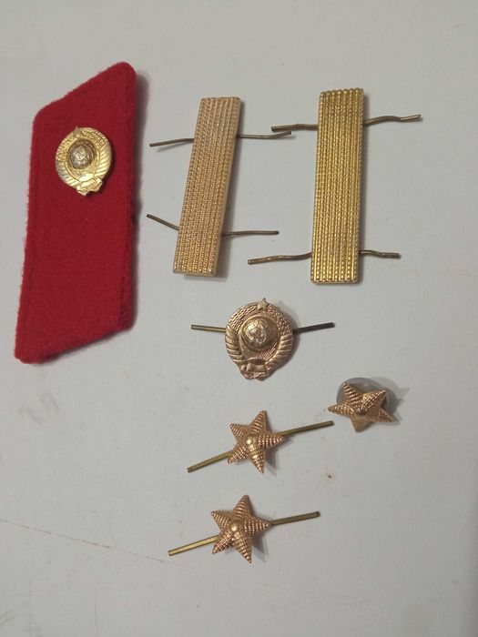 Эмблемы знаки отличия времен СССР одним лотом