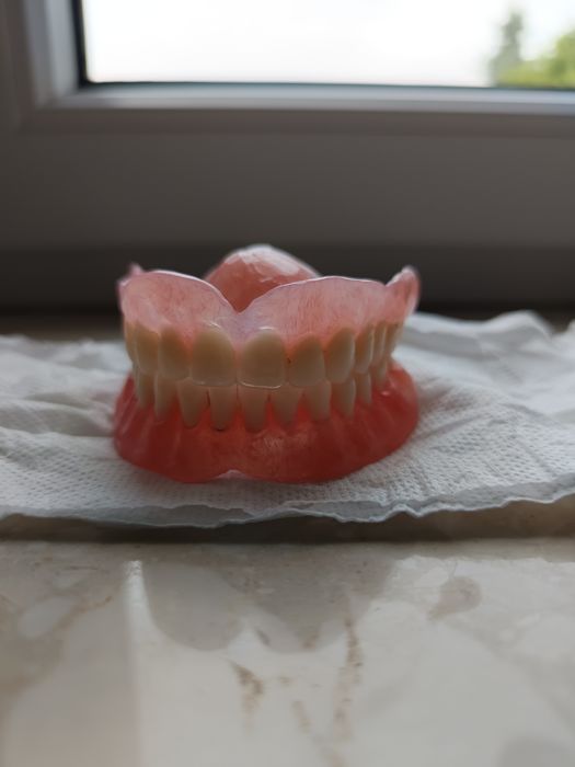 protezy zębowe nowe