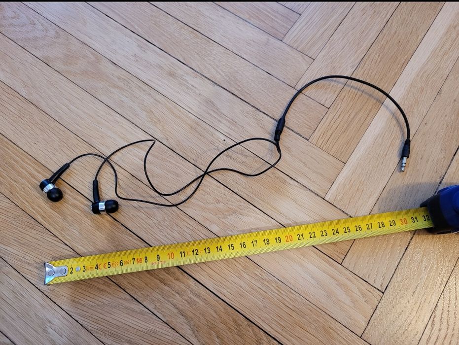 Słuchawki przewodowe czarne Samsung krótki kabel powystawowe