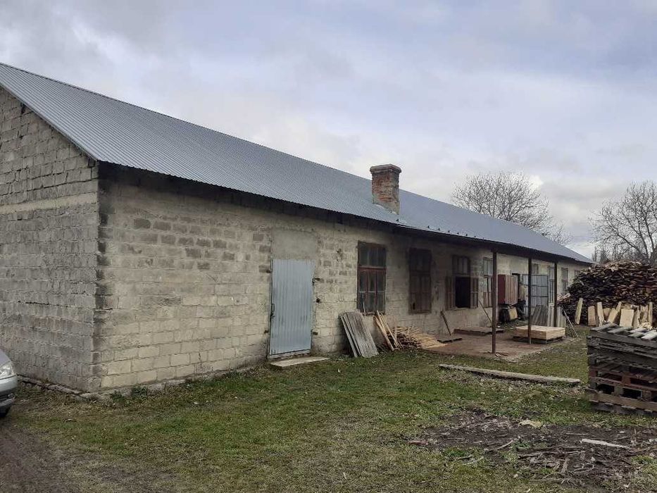 Продається  підприємство із земельною ділянкою.