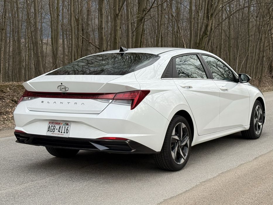 Hyundai Elantra 2021