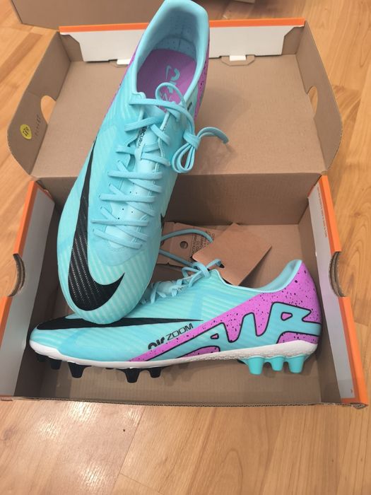 Chuteiras Nike T43 Zoom Vapor 15 Academy