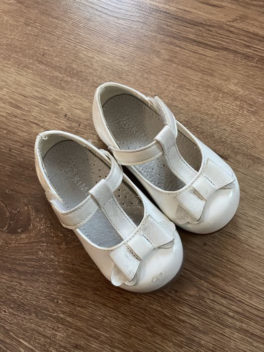 Туфлі білі для дівчинки 22 розмір