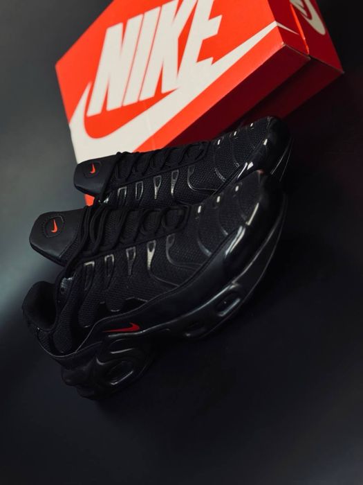 Чёрные красовки мужские / Стильные черные мужские Nike Air max Tn 95 Black / найк аир мах тн 95 / найки теен осень !