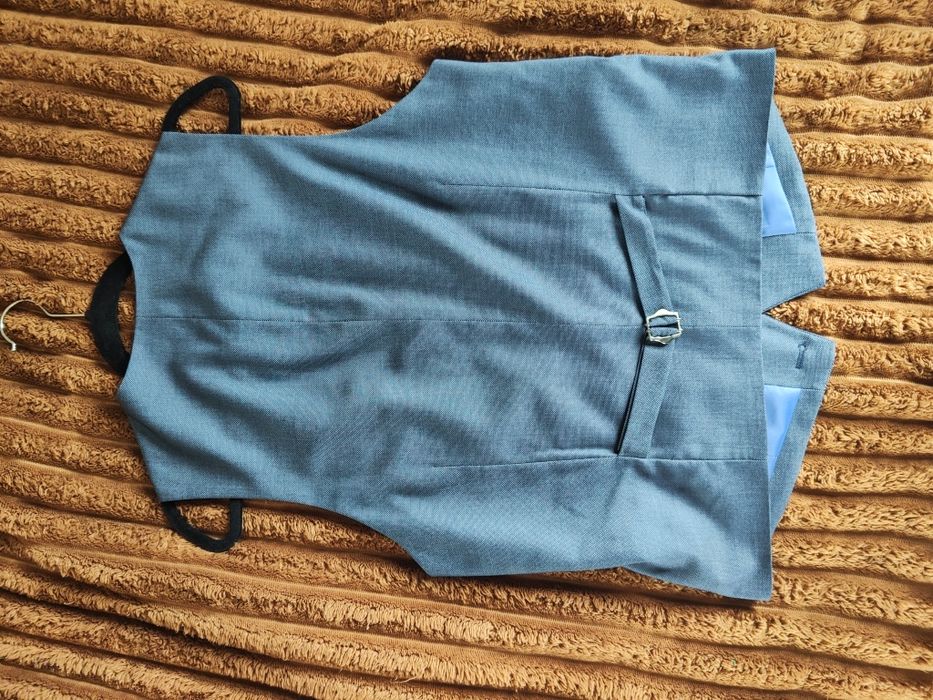 Чоловічий костюм трійка