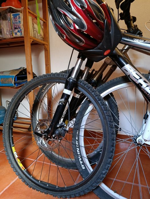 Bicicleta Berg trail rock 4.0. BTT
