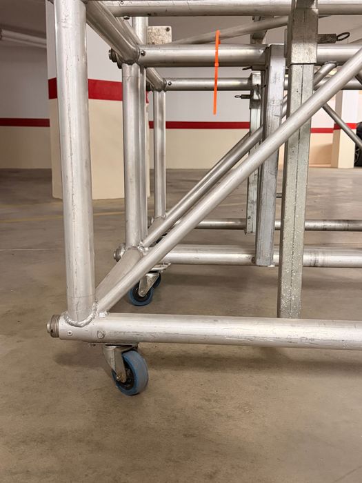 Estrutura de Alumínio para Palco/Eventos com Rodas – 2,40 m x 0,60 m (3 unidades)