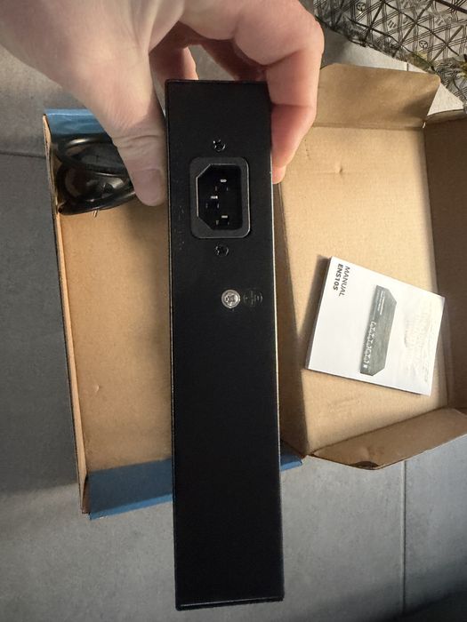 Switch Ethernet 4 PoE + 2 Porty UPLINK 10/100Mbps Esperanza