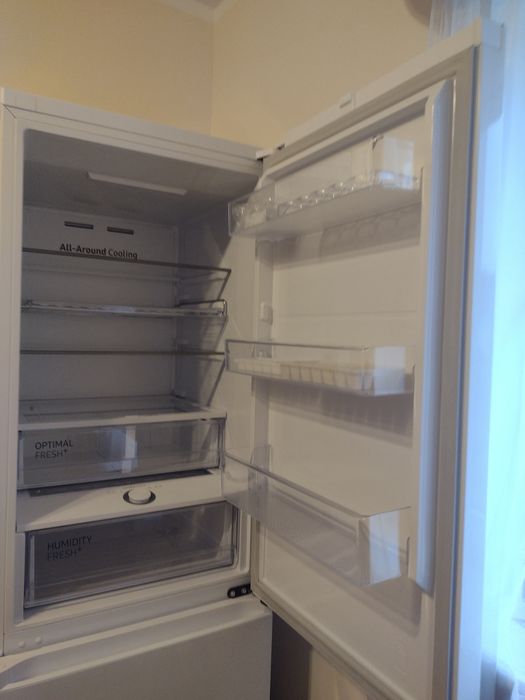 Lodówka Samsung RB34C675DWW