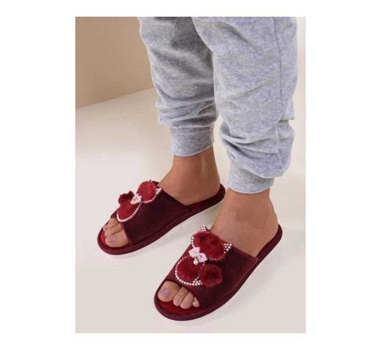 Домашние шлепанцы