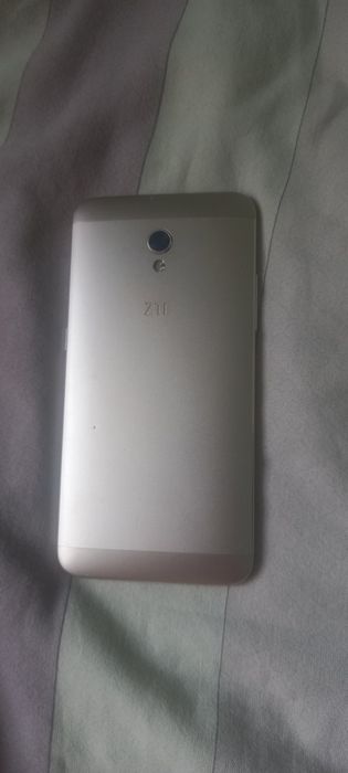 Мобільний телефон ZTE Blade V7 Gold