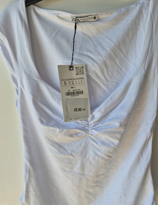 Białe body // Zara