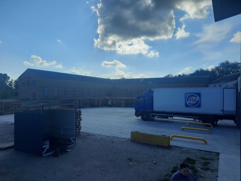 -Під виробництво чи склад