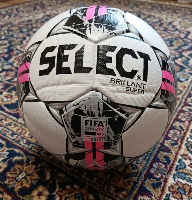 Футбольний професійний мʼяч SELECT.