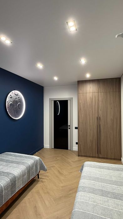 Величезна квартира з дизайнерським ремонтом в самому Центрі.  Газ