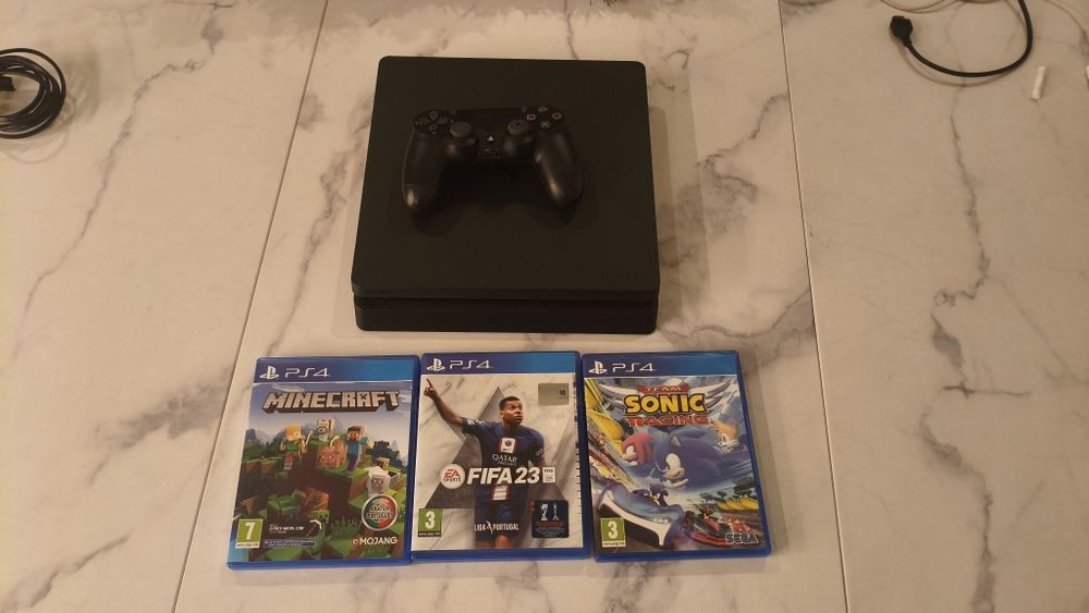 PlayStation 4 slim