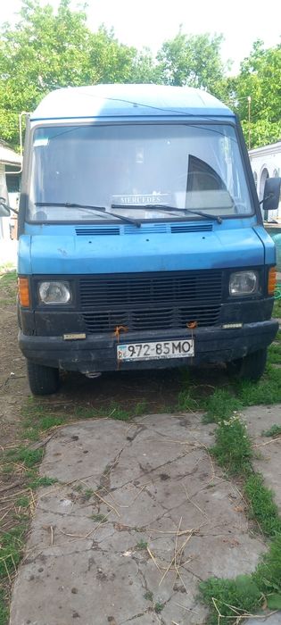 Продам мерседес бус 310 старічок.