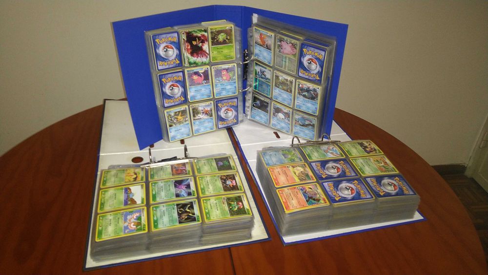 Pókemon TCG - Colecção de 1993 cartas.