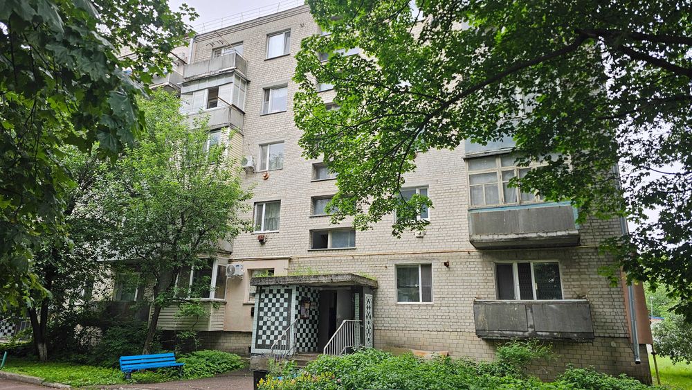Продаж 2-кімнатної квартири в центрі Яготина (р-н Каштани)