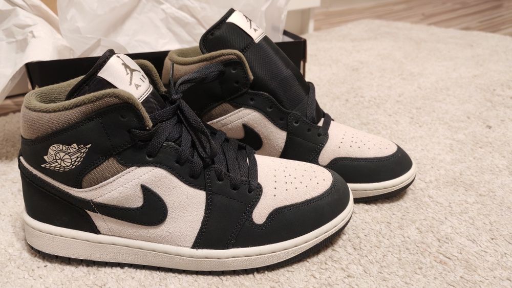 Nike Air Jordan 1 Mid SE
