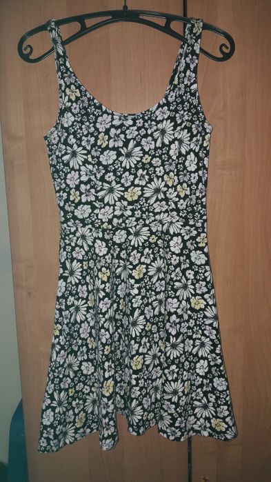 Sukienki w kwiaty xs/s letnie maxi i midi