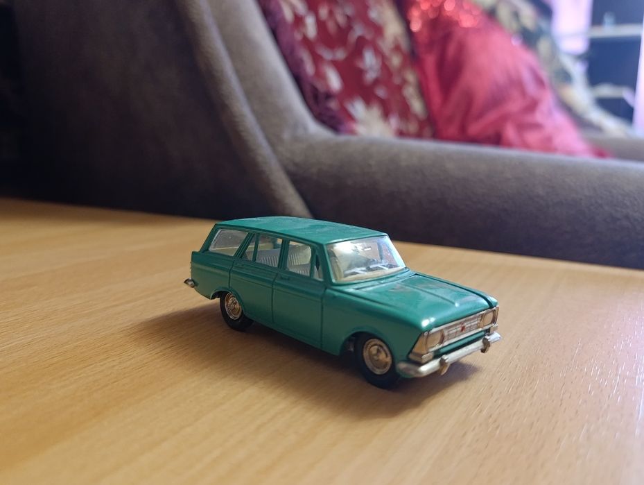 Продам москвич 427 модель 1:43 ссср