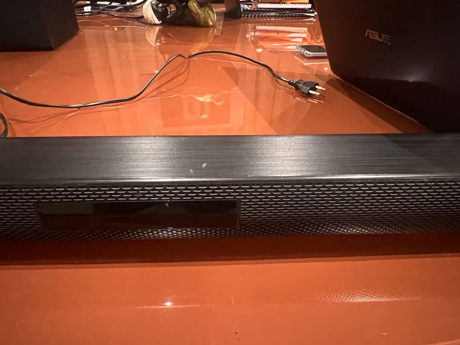 Soundbar e subwoofer