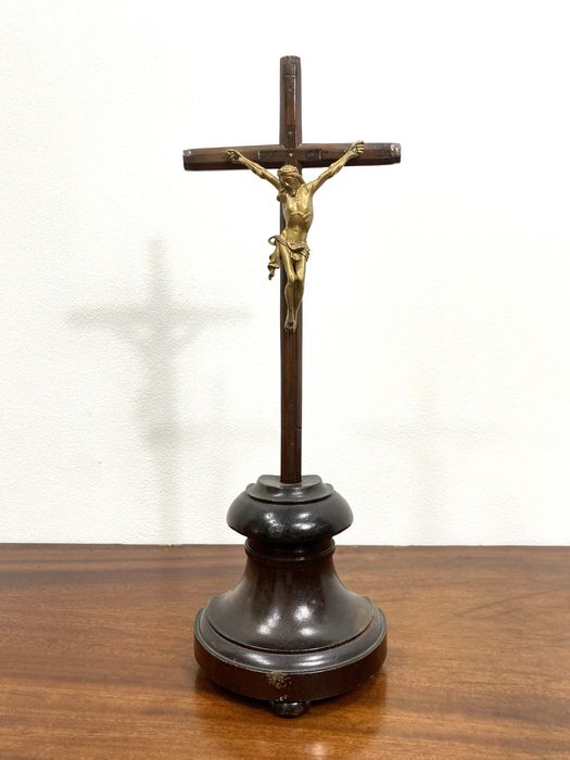 Crucifixo de mesa.