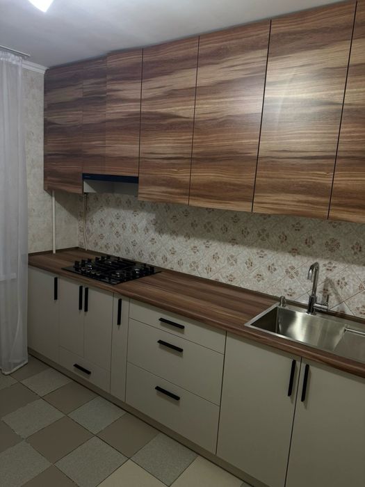 Сдам большую 1 комнатную квартиру Ген.Петрова/Радостная