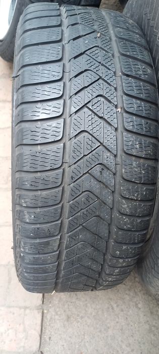 Продам Резину Pirelli 225/40 R18 зима