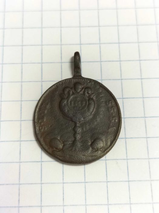 Medalhão peitoral católico antigo em bronze (amuleto) Lote 44
