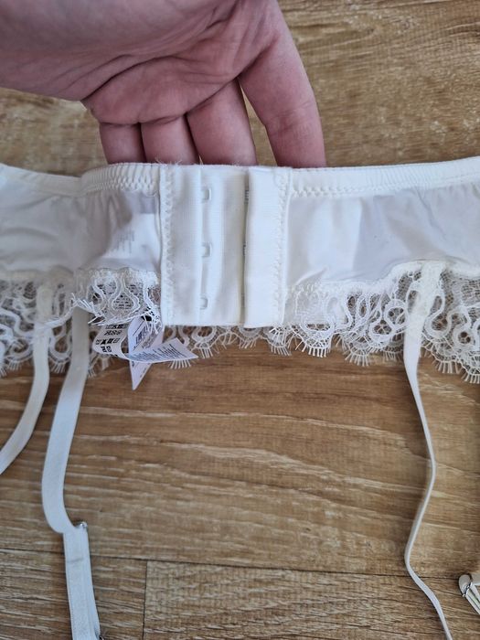 Nowy pas do pończoch, podwiązki Intimissimi ślub wesele