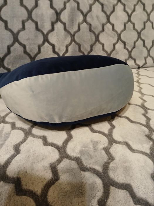 Kura babci Dany poduszka do karmienia