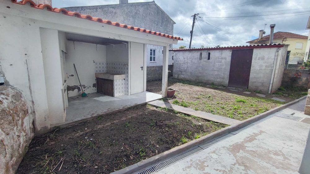 Moradia T4 + 1 para arrendamento em  Barcelinhos  junto ao rio cávado