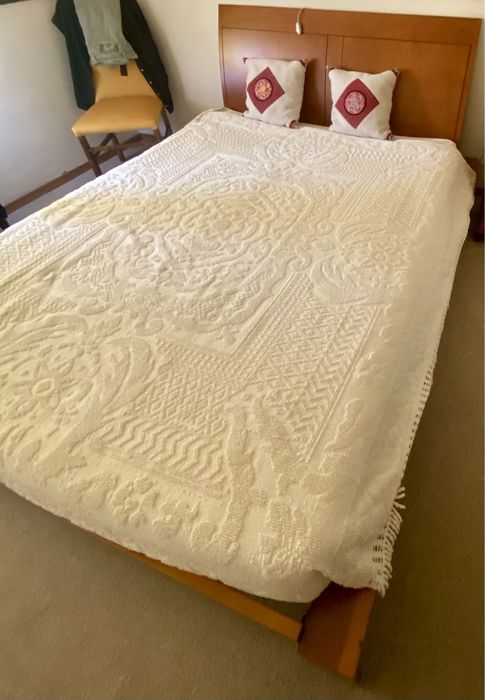 Cama de casal + colchäo em cerejeira