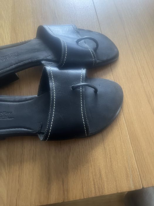 Skórzane klapki, japonki