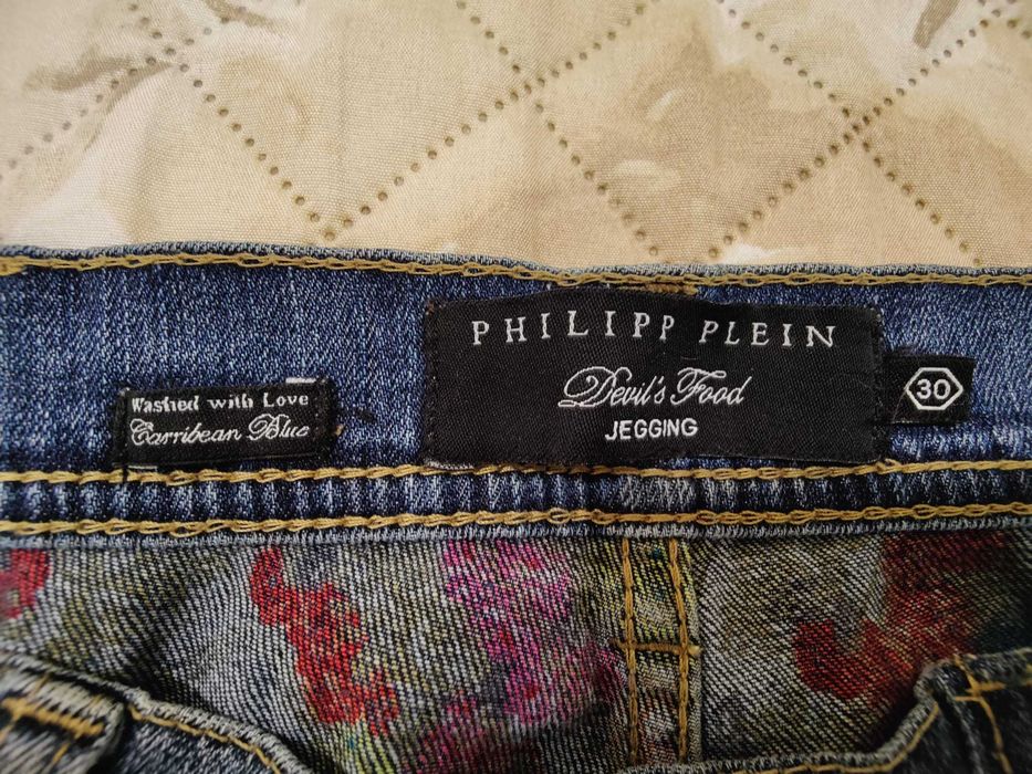 Calças Phillip Plein tam. 32 em ótimo estado