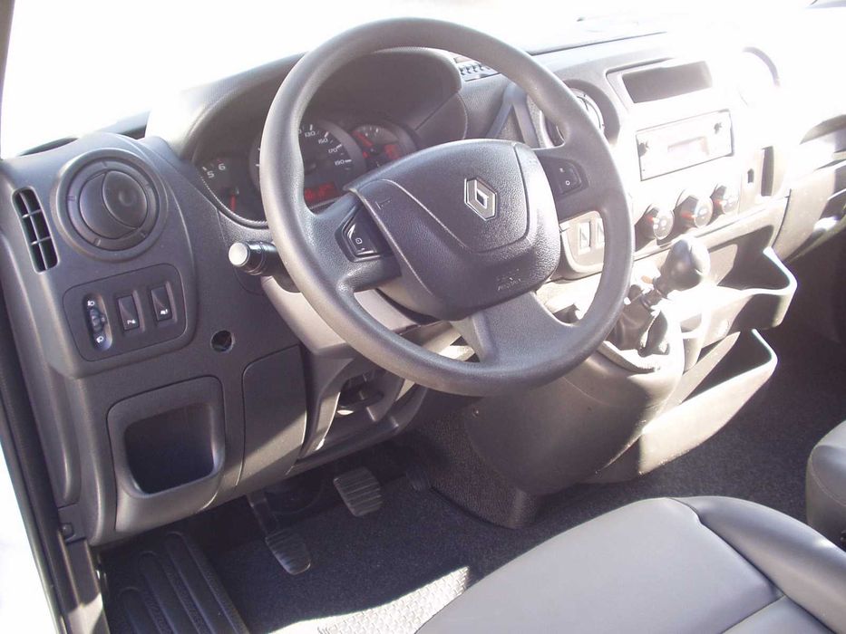 Renault Master 2.3 DCI 130cv L2H2 **7 Lugares**