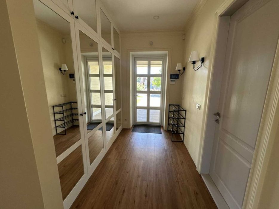 два дома по цене одного!!! Совиньон, бассейн