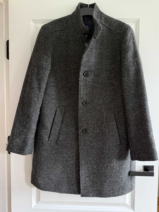 Zimowy męski szary płaszcz w jodełkę Christian Berg wełna