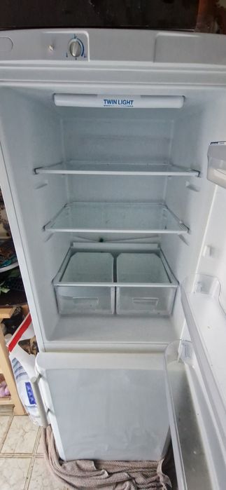 Frigorífico combinado Indesit