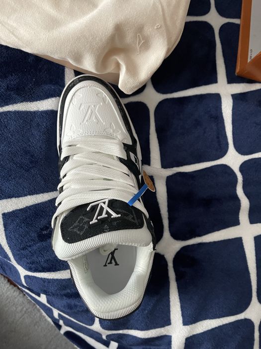 Vendo sapatilhas Louis Vuitton novos em caixa com fatura